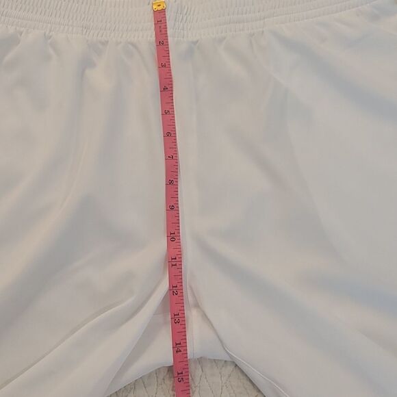 EUC Fila Modern Fit Short White Size L - Picture 7 of 9